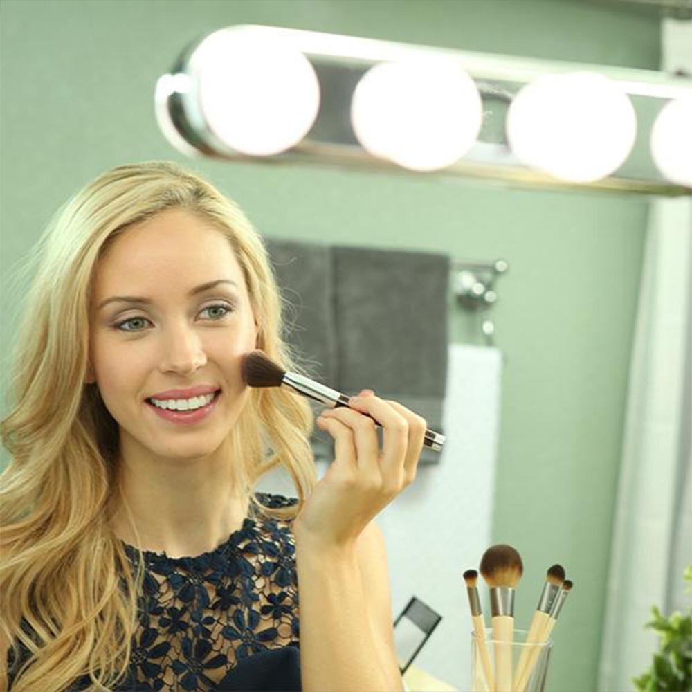Portable 4 LED Bulbs Makeup Light
